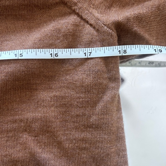 Banana Republic Beige Wool V-Neck Sweater - Picture 10 of 13